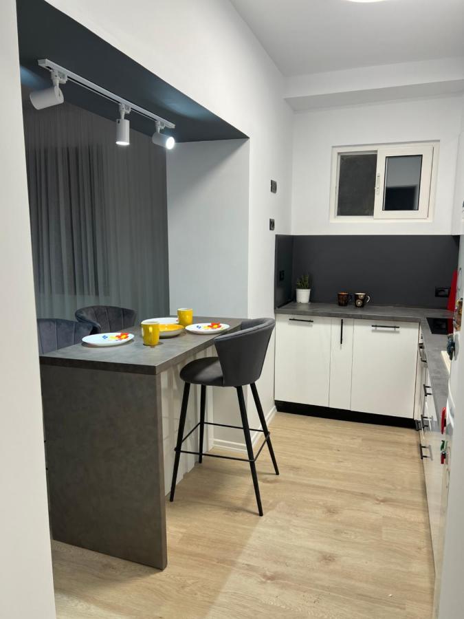 Amion Apartment In Center Of Tiranë Ngoại thất bức ảnh