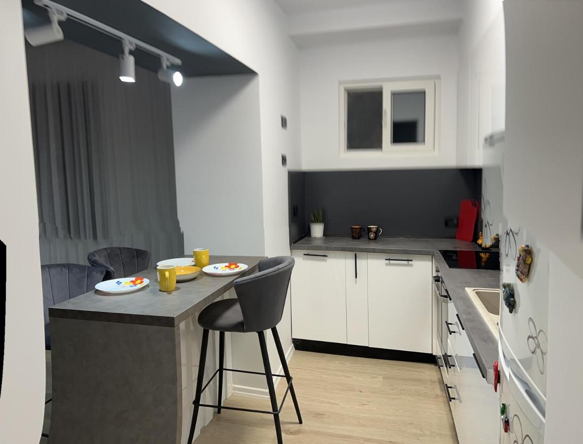 Amion Apartment In Center Of Tiranë Ngoại thất bức ảnh