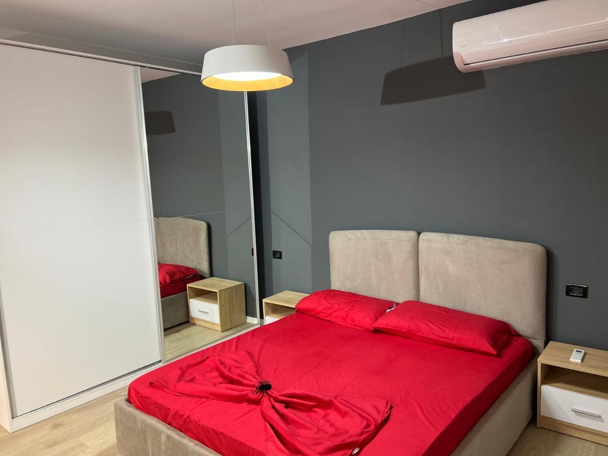 Amion Apartment In Center Of Tiranë Ngoại thất bức ảnh
