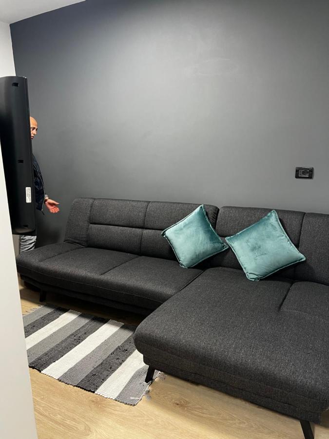 Amion Apartment In Center Of Tiranë Ngoại thất bức ảnh