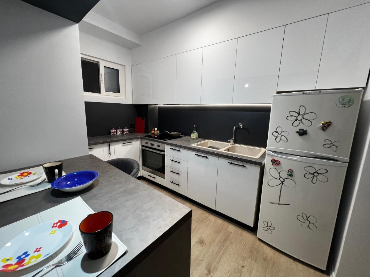 Amion Apartment In Center Of Tiranë Ngoại thất bức ảnh