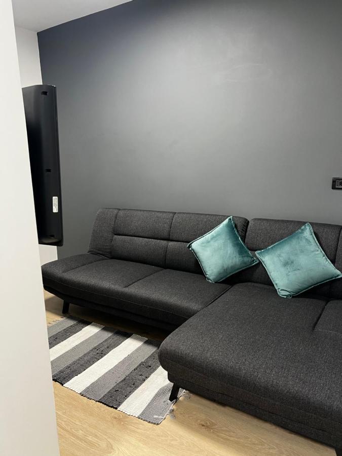 Amion Apartment In Center Of Tiranë Ngoại thất bức ảnh