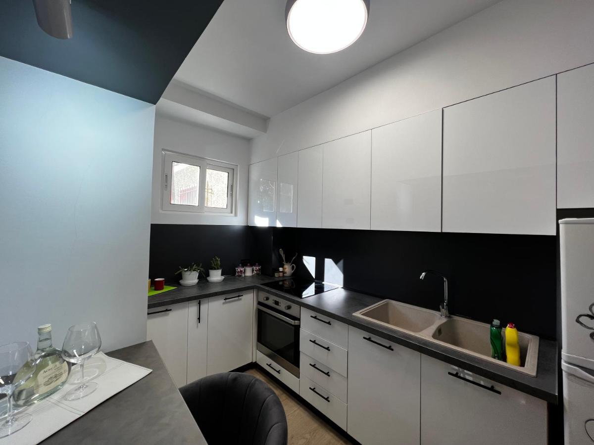 Amion Apartment In Center Of Tiranë Ngoại thất bức ảnh