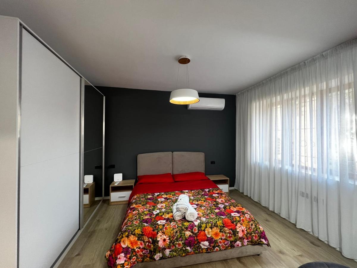 Amion Apartment In Center Of Tiranë Ngoại thất bức ảnh
