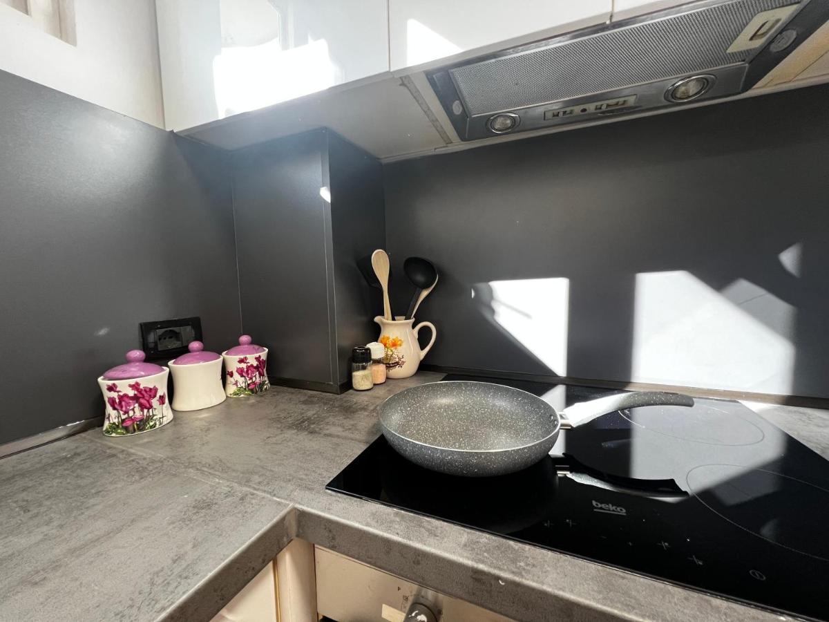 Amion Apartment In Center Of Tiranë Ngoại thất bức ảnh