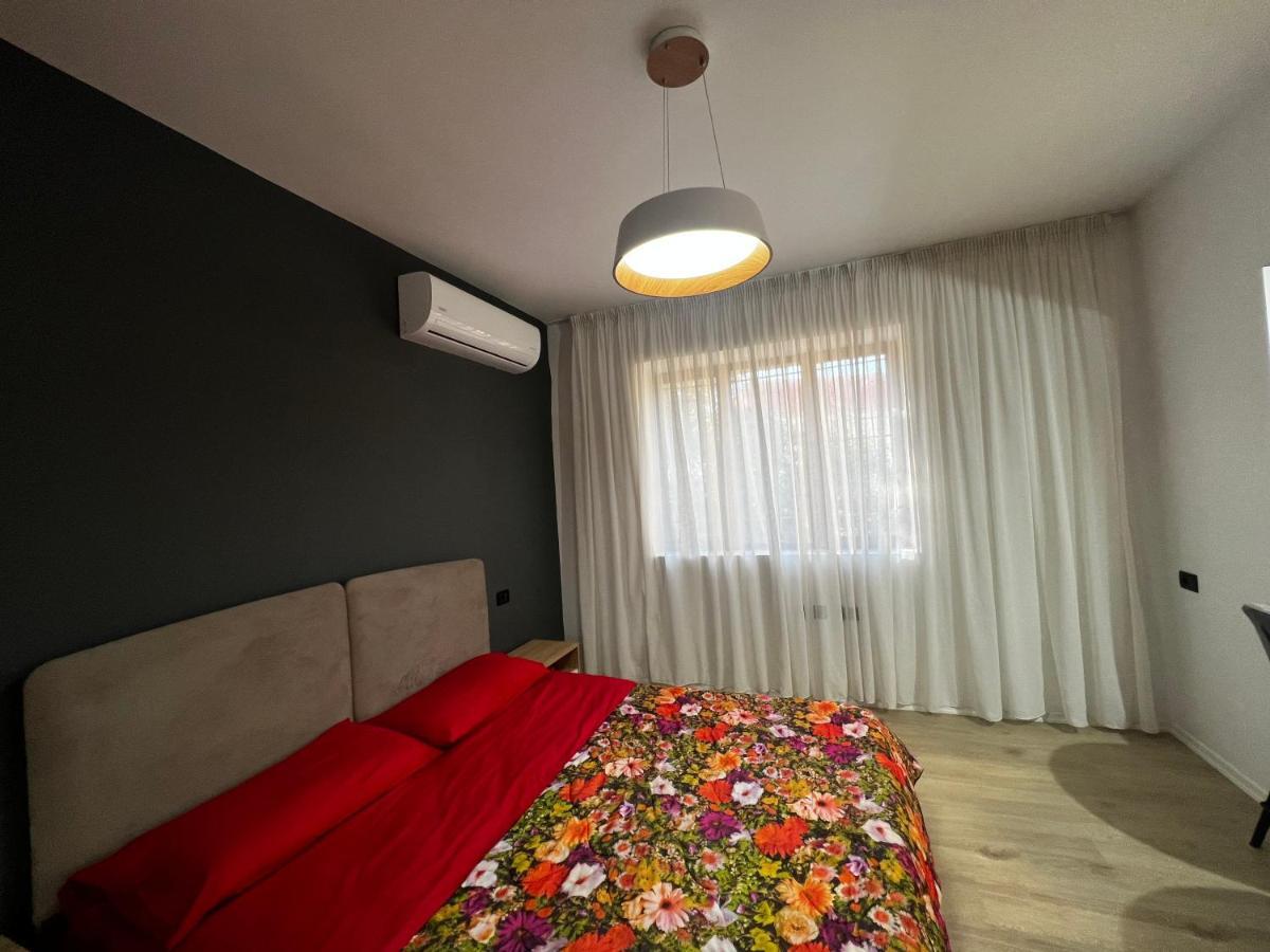 Amion Apartment In Center Of Tiranë Ngoại thất bức ảnh
